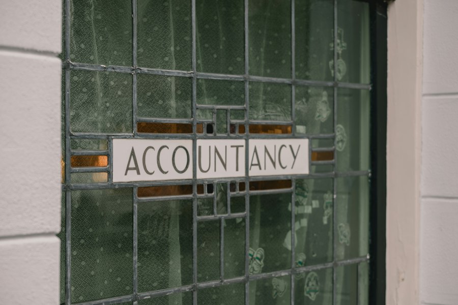 Photo accountant hiring