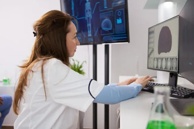 Există alternative la mamografie pentru depistarea cancerului?