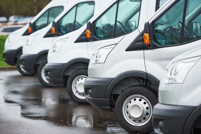 Cum gestionezi eficient anvelopele și bateriile unei flote auto de firmă (1)